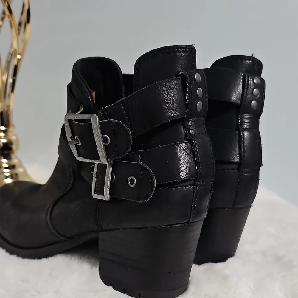 Caterpillar Women's Tora Black Ankle Boots with Buckle Detail - Picture 4 of 12